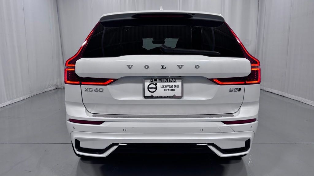 Certified 2026 Volvo XC60 B5 Plus AWD/4WD image 7