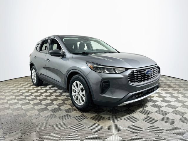 Used 2023 Ford Escape Active FWD image 1