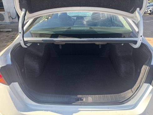 Used 2025 Nissan Altima 2.5 SV FWD image 30