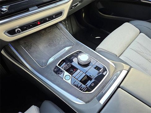 Used 2025 BMW X7 xDrive40i w/ Executive Package image 25