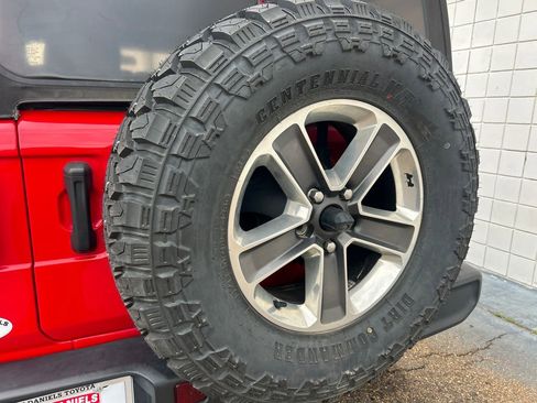 Used 2021 Jeep Wrangler Unlimited Sahara AWD/4WD image 29