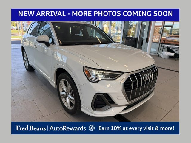 Used 2024 Audi Q3 2.0T Premium w/ Convenience Package AWD/4WD image 1