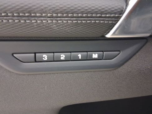 Certified 2025 Land Rover Discovery Sport Dynamic SE image 16