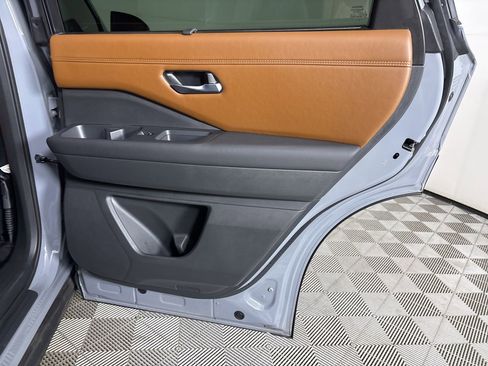 Used 2025 Nissan Pathfinder Platinum w/ Cargo Package FWD image 32