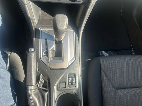 Used 2020 Subaru Impreza 2.0i Premium image 15