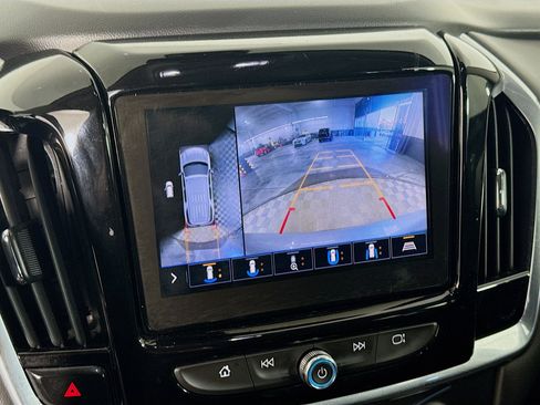 Used 2020 Chevrolet Traverse LT w/ LT Premium Package image 19