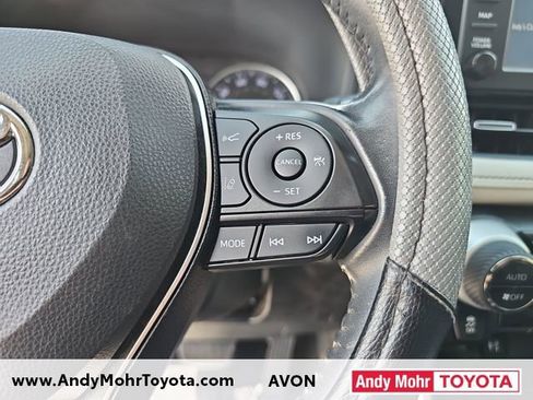 Used 2019 Toyota RAV4 XLE Premium image 16