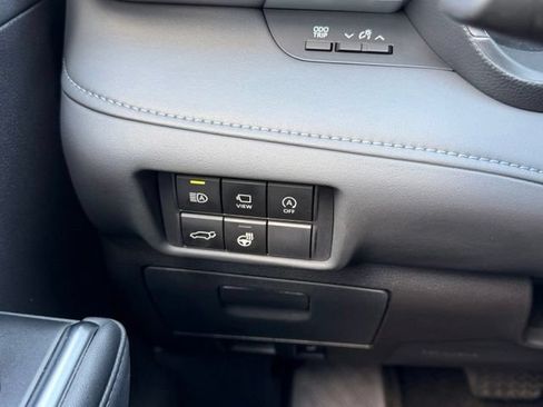 Used 2024 Toyota Highlander Platinum AWD/4WD image 21