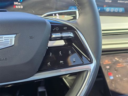 Certified 2026 Cadillac Vistiq Sport image 29