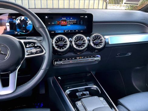 Used 2023 Mercedes-Benz GLB 250 image 6