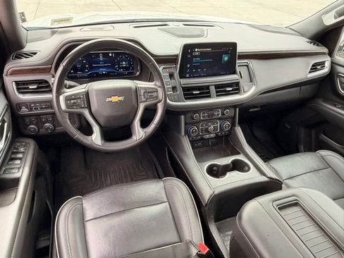 Used 2023 Chevrolet Suburban Premier AWD/4WD image 9