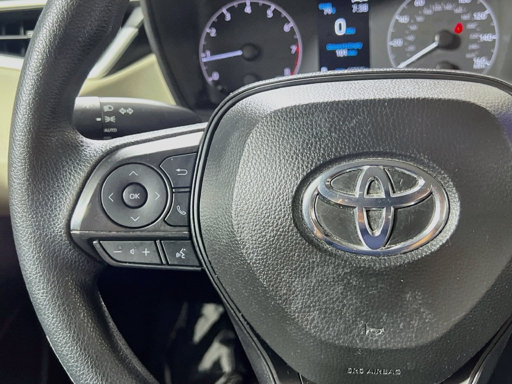 Used 2025 Toyota Corolla LE FWD image 16
