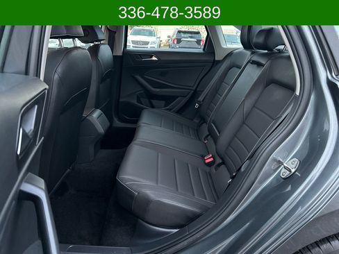Used 2024 Volkswagen Jetta SE image 19
