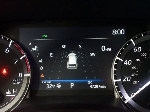 Used 2023 Toyota Highlander XLE image 16