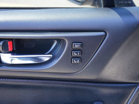 Used 2017 Subaru Outback 3.6R Limited AWD/4WD image 10