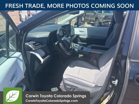 Used 2026 Toyota Sienna LE AWD/4WD image 10