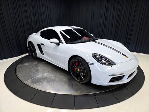 Used 2017 Porsche 718 Cayman image 14