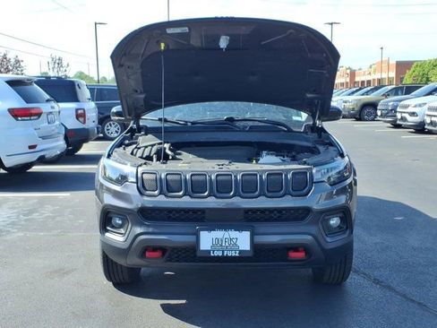 Used 2022 Jeep Compass Trailhawk w/ Trailhawk Convenience Group AWD/4WD image 31