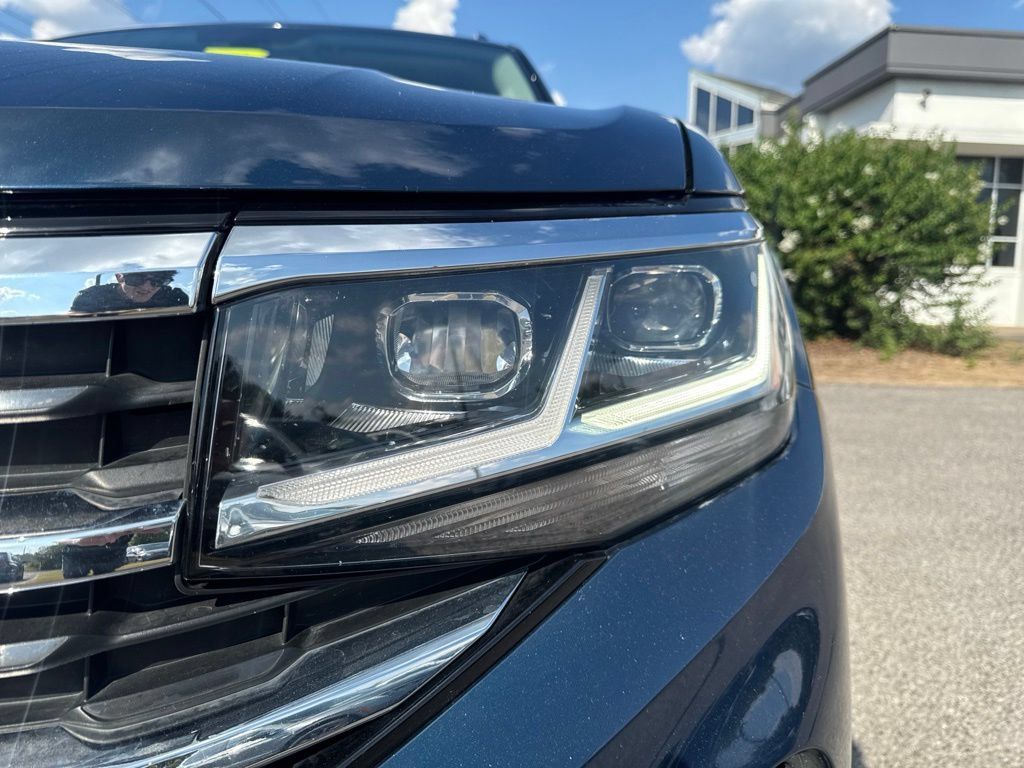 Used 2023 Volkswagen Atlas SE w/ Panoramic Sunroof Package FWD image 9