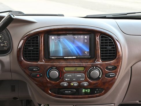 Used 2006 Toyota Sequoia Limited image 23