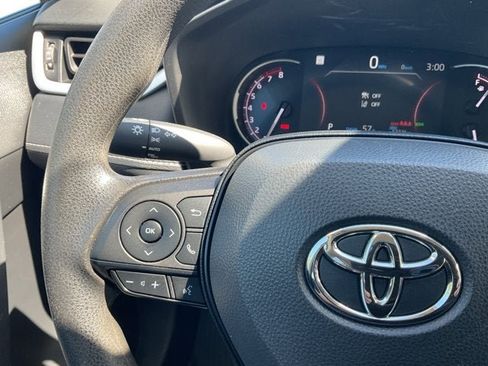 Used 2023 Toyota RAV4 XLE AWD/4WD image 17