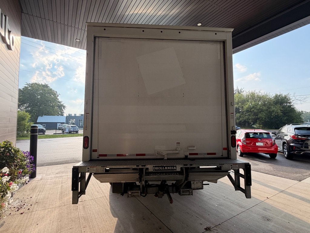 Used 2025 Chevrolet Express 4500 Extended w/ Power Convenience Package RWD image 6