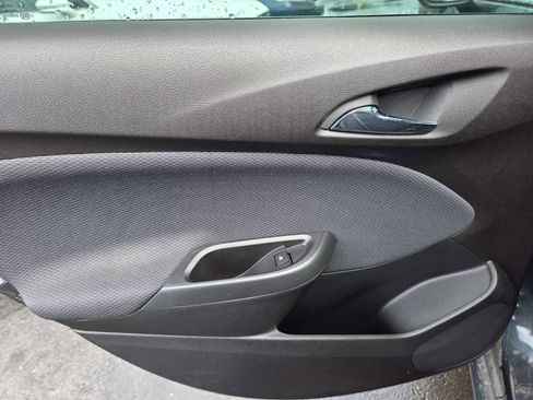 Used 2017 Chevrolet Cruze LT image 7