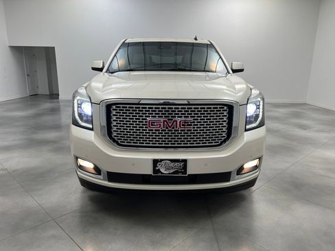 Used 2015 GMC Yukon Denali w/ Touring Package image 2