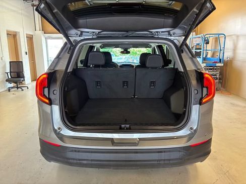 Used 2024 GMC Terrain SLE w/ Driver Convenience Package AWD/4WD image 23