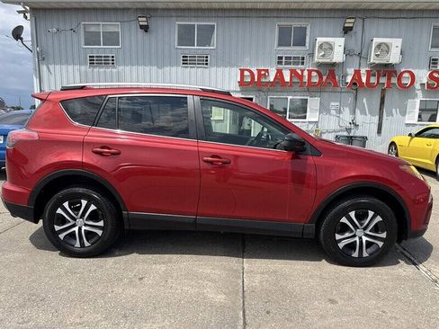 Used 2017 Toyota RAV4 LE w/ All Weather Liner Package FWD image 9