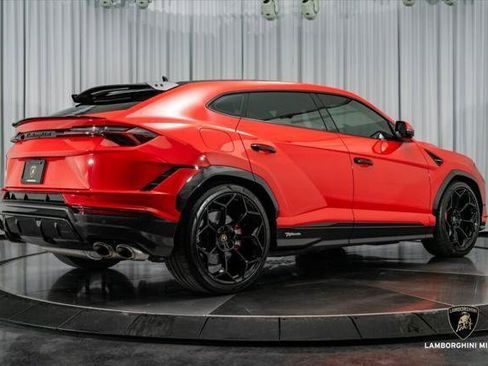 Used 2023 Lamborghini Urus Performante AWD/4WD image 23