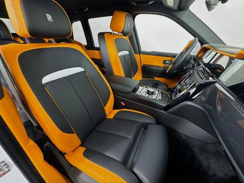 New 2026 Rolls-Royce Cullinan Black Badge AWD/4WD image 29