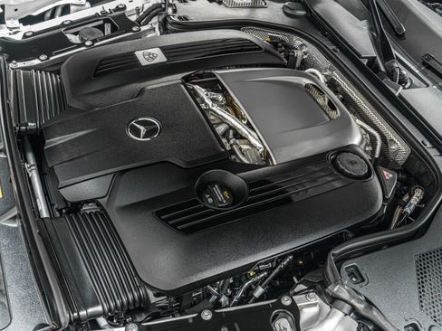 Used 2026 Mercedes-Benz Maybach SL 680 image 43