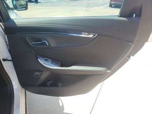 Used 2016 Chevrolet Impala LTZ FWD image 19