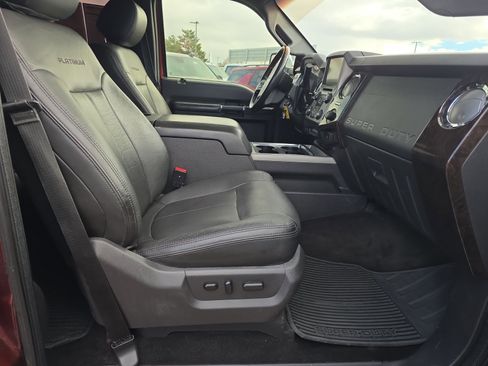 Used 2015 Ford F250 Platinum w/ Platinum Package image 29