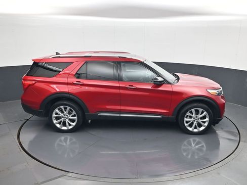 Used 2023 Ford Explorer Platinum w/ Premium Technology Package AWD/4WD image 17