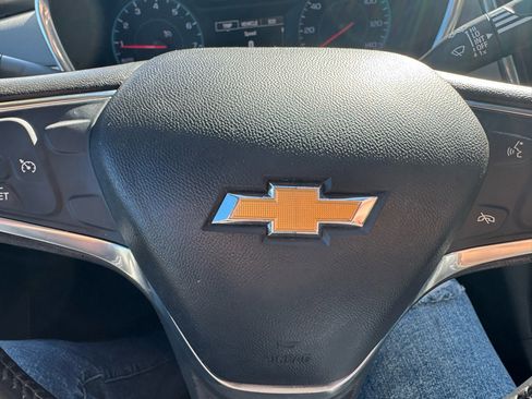 Used 2018 Chevrolet Equinox LT image 19