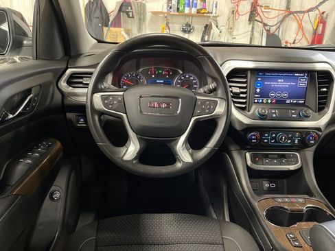 Certified 2023 GMC Acadia SLE w/ Driver Convenience Package image 14