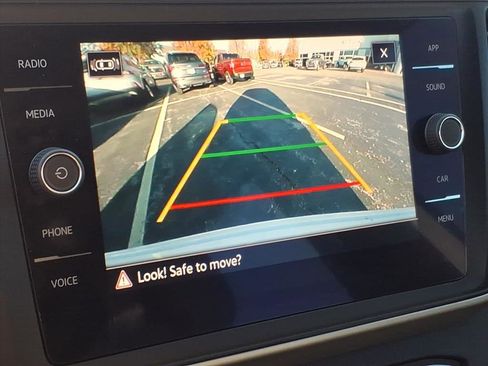 Used 2021 Volkswagen Atlas Cross Sport SE image 11