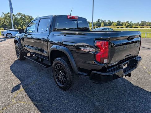 Used 2024 Chevrolet Colorado Trail Boss w/ Technology Package AWD/4WD image 8