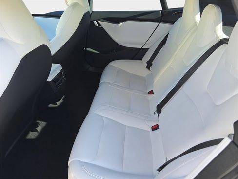 Used 2020 Tesla Model S Long Range image 17