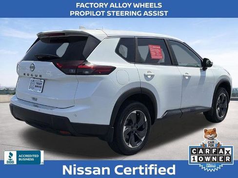 Certified 2026 Nissan Rogue SV FWD image 5