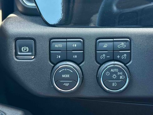 Used 2025 Chevrolet Silverado 3500 LTZ w/ LTZ Plus Package AWD/4WD image 34