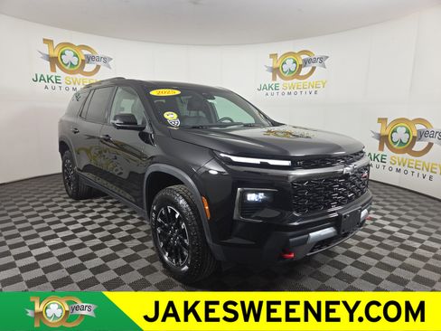 Certified 2025 Chevrolet Traverse Z71 image 1