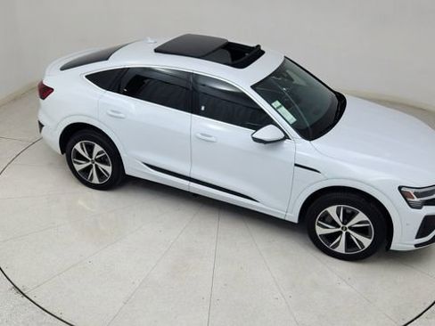 Used 2024 Audi Q8 e-tron Premium Plus w/ Premium Plus Package image 75