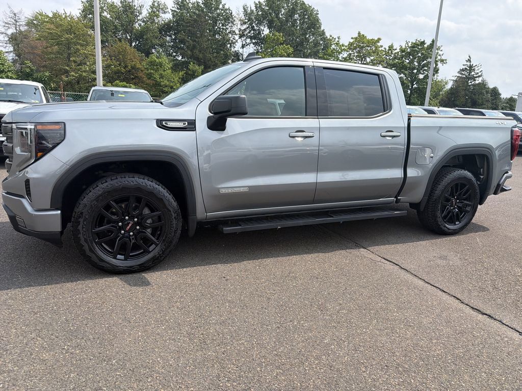 Used 2024 GMC Sierra 1500 Elevation AWD/4WD image 2