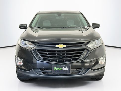 Used 2018 Chevrolet Equinox LS FWD image 2