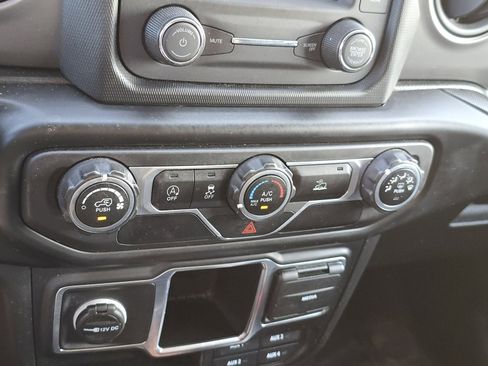 Used 2021 Jeep Wrangler Unlimited Sport image 28