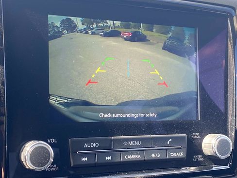 Used 2024 Nissan Frontier SV w/ Technology Package image 13