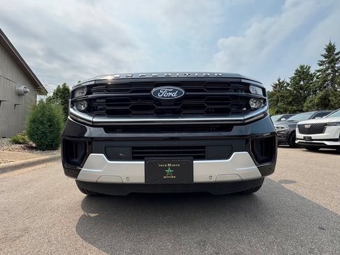Used 2025 Ford Expedition Max Platinum w/ Platinum Ultimate Package AWD/4WD image 5